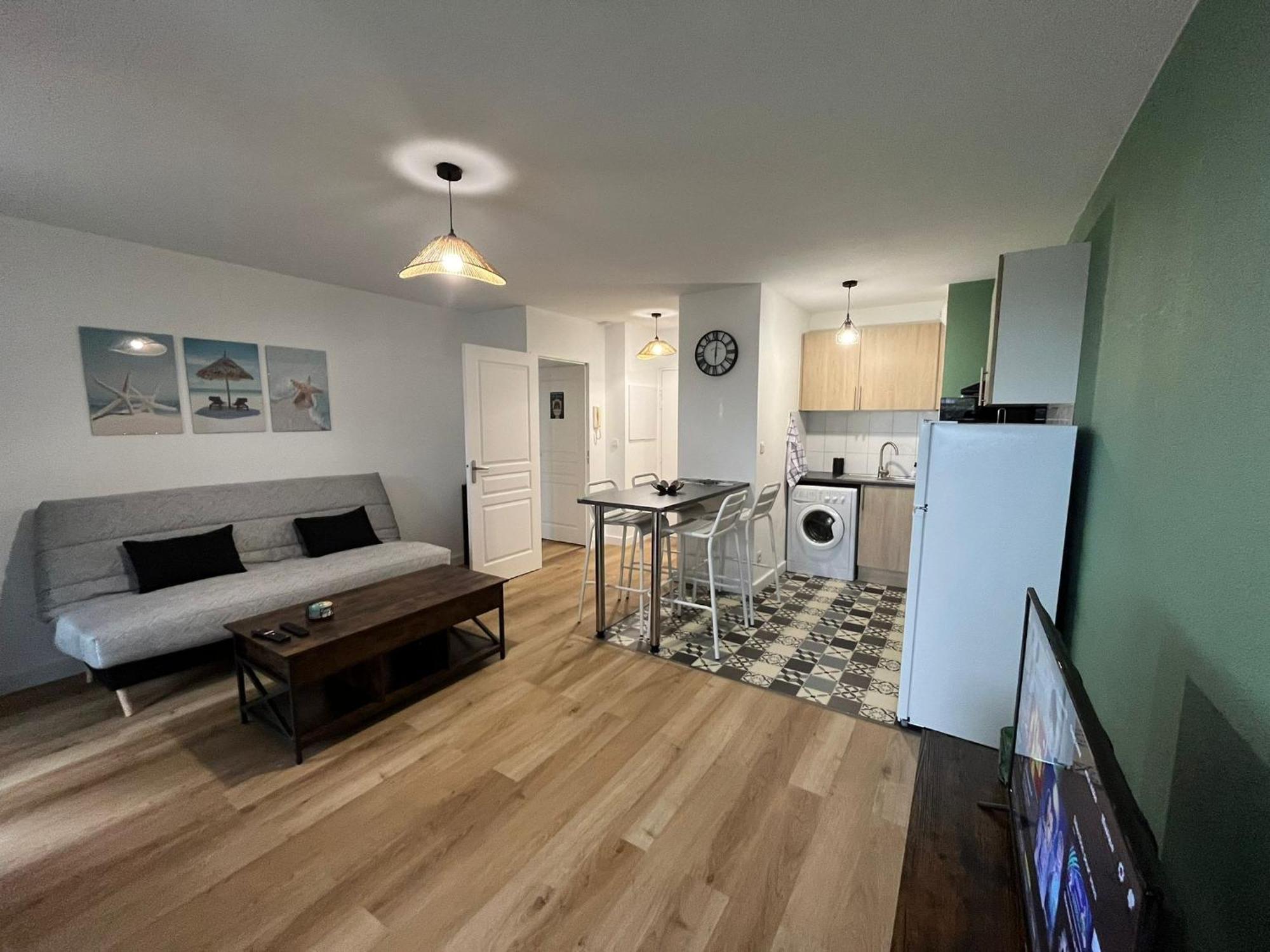 Appartement Avec Jardin A Rochefort Экстерьер фото