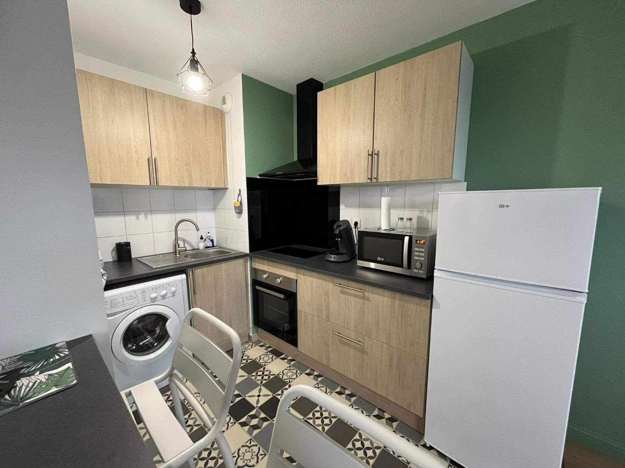 Appartement Avec Jardin A Rochefort Экстерьер фото